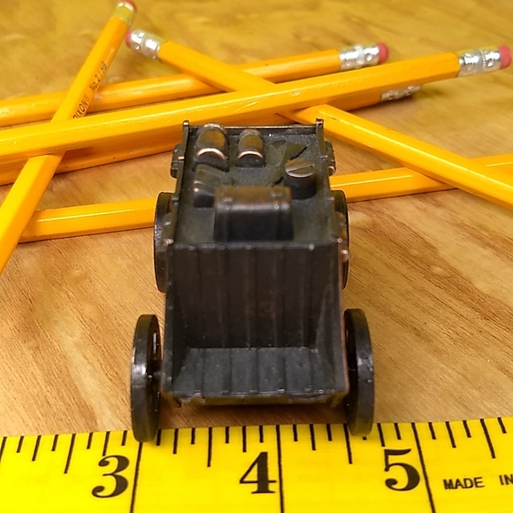 Collectable Metal Die Cast Stagecoach Sharpener - Picture 10 of 11